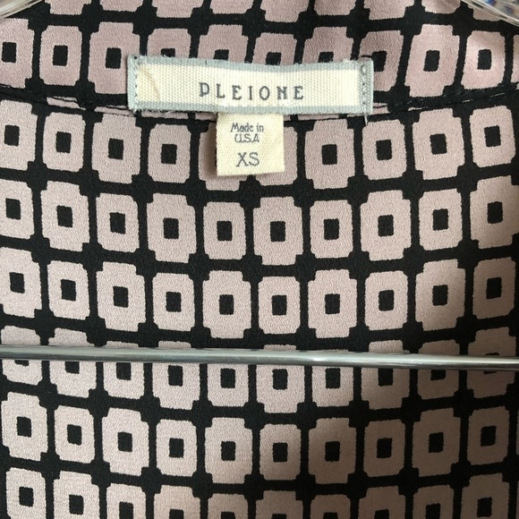 Pleione Geometric Blouse - Picture 4 of 6